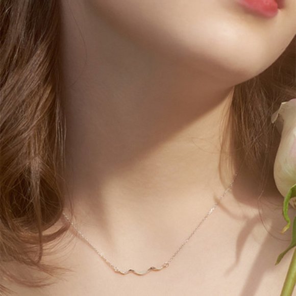 NEW 925 Sterling Silver Simple Wave Necklace - Picture 5 of 7